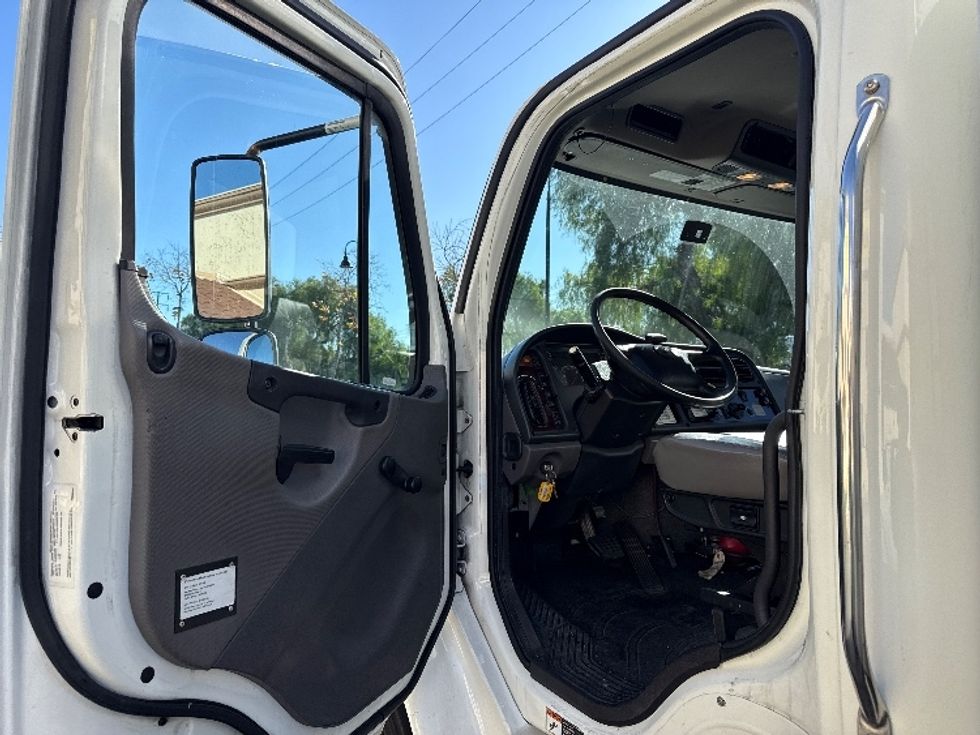 Medium Duty Box Truck-Light and Medium Duty Trucks-Freightliner-2020-M2-West Sacramento-CA-89,558\n\t\tmiles-$ 62,500 - Image 16