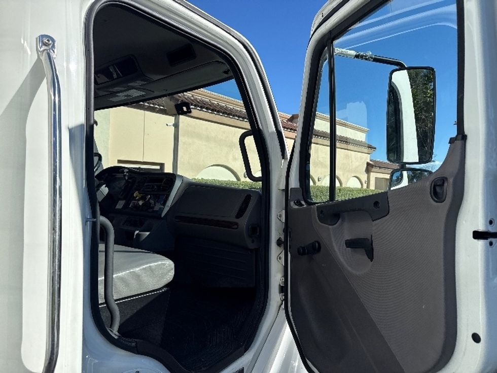 Medium Duty Box Truck-Light and Medium Duty Trucks-Freightliner-2020-M2-West Sacramento-CA-89,558\n\t\tmiles-$ 62,500 - Image 20