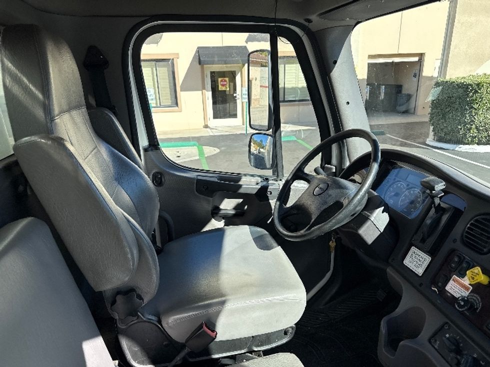 Medium Duty Box Truck-Light and Medium Duty Trucks-Freightliner-2020-M2-West Sacramento-CA-89,558\n\t\tmiles-$ 62,500 - Image 22