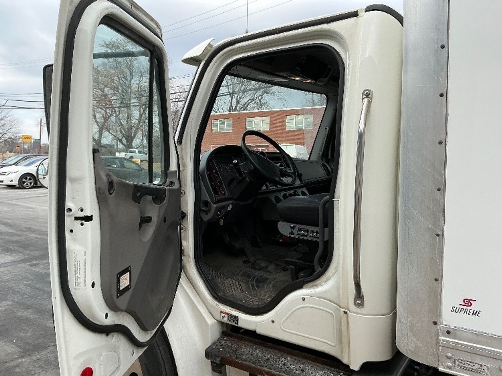 Medium Duty Box Truck-Light and Medium Duty Trucks-Freightliner-2020-M2-Westfield-MA-227,377\n\t\tmiles-$ 41,000 - Image 16