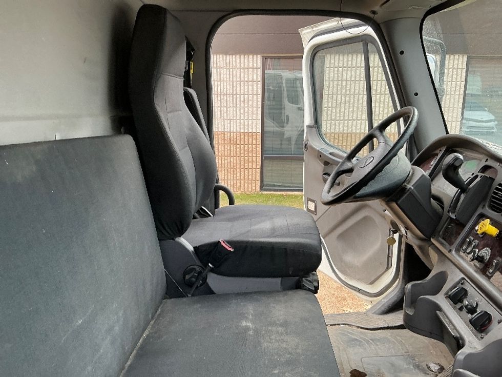 Medium Duty Box Truck-Light and Medium Duty Trucks-Freightliner-2020-M2-Westfield-MA-227,377\n\t\tmiles-$ 41,000 - Image 22