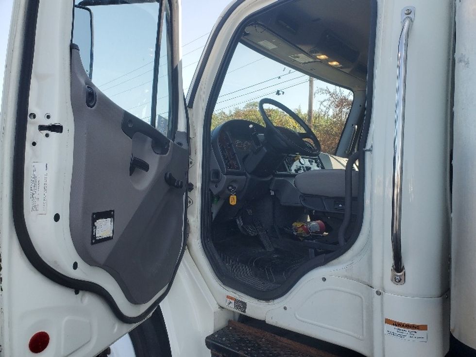 Medium Duty Box Truck-Light and Medium Duty Trucks-Freightliner-2020-M2-White Deer-PA-325,429\n\t\tmiles-$ 29,250 - Image 16
