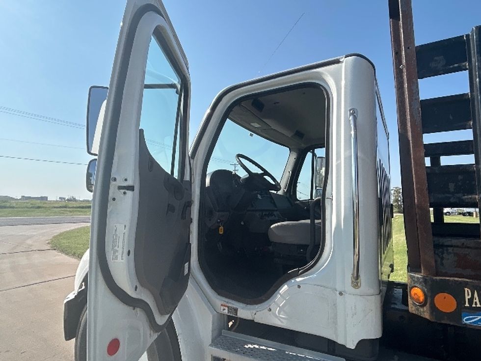 Medium Duty Box Truck-Light and Medium Duty Trucks-Freightliner-2020-M2-Wichita-KS-111,405\n\t\tmiles-$ 50,250 - Image 16