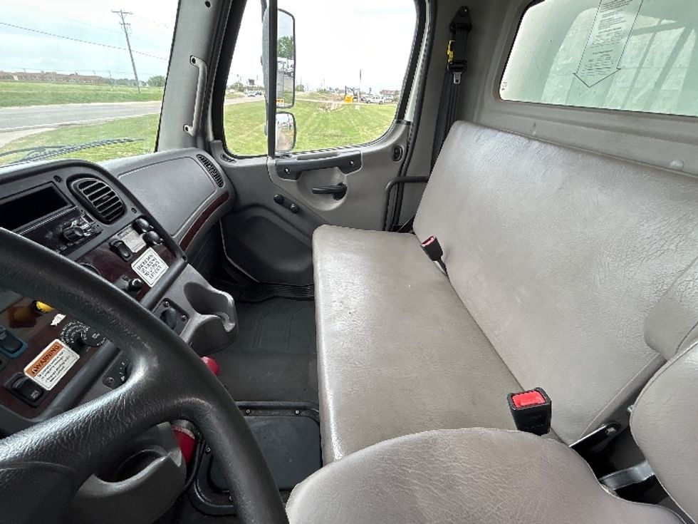 Medium Duty Box Truck-Light and Medium Duty Trucks-Freightliner-2020-M2-Wichita-KS-301,232\n\t\tmiles-$ 36,750 - Image 19