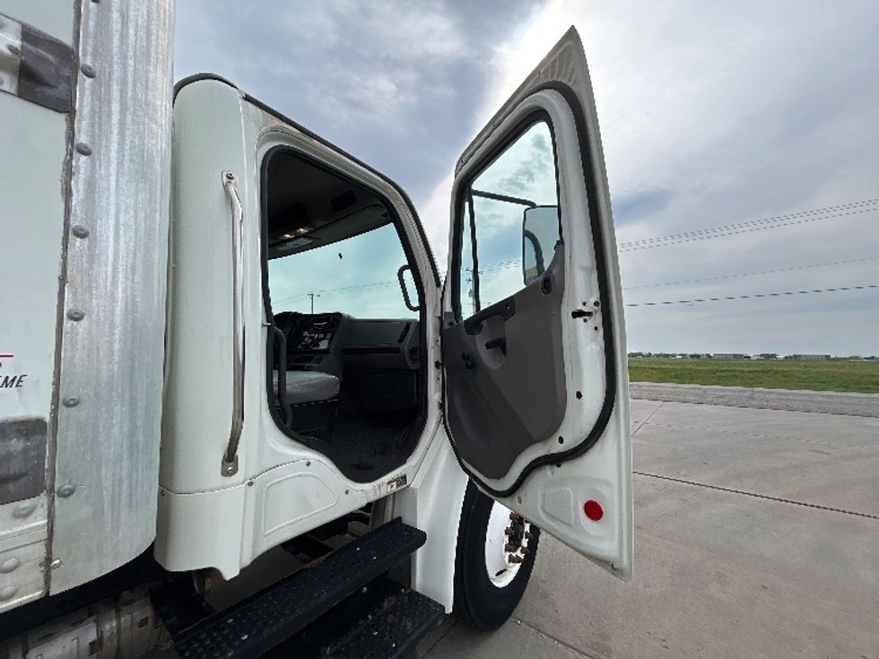 Medium Duty Box Truck-Light and Medium Duty Trucks-Freightliner-2020-M2-Wichita-KS-301,232\n\t\tmiles-$ 36,750 - Image 20
