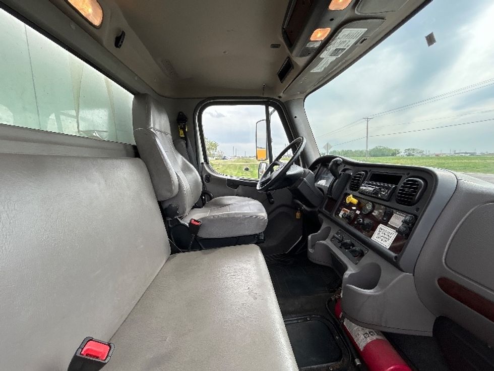 Medium Duty Box Truck-Light and Medium Duty Trucks-Freightliner-2020-M2-Wichita-KS-301,232\n\t\tmiles-$ 36,750 - Image 22