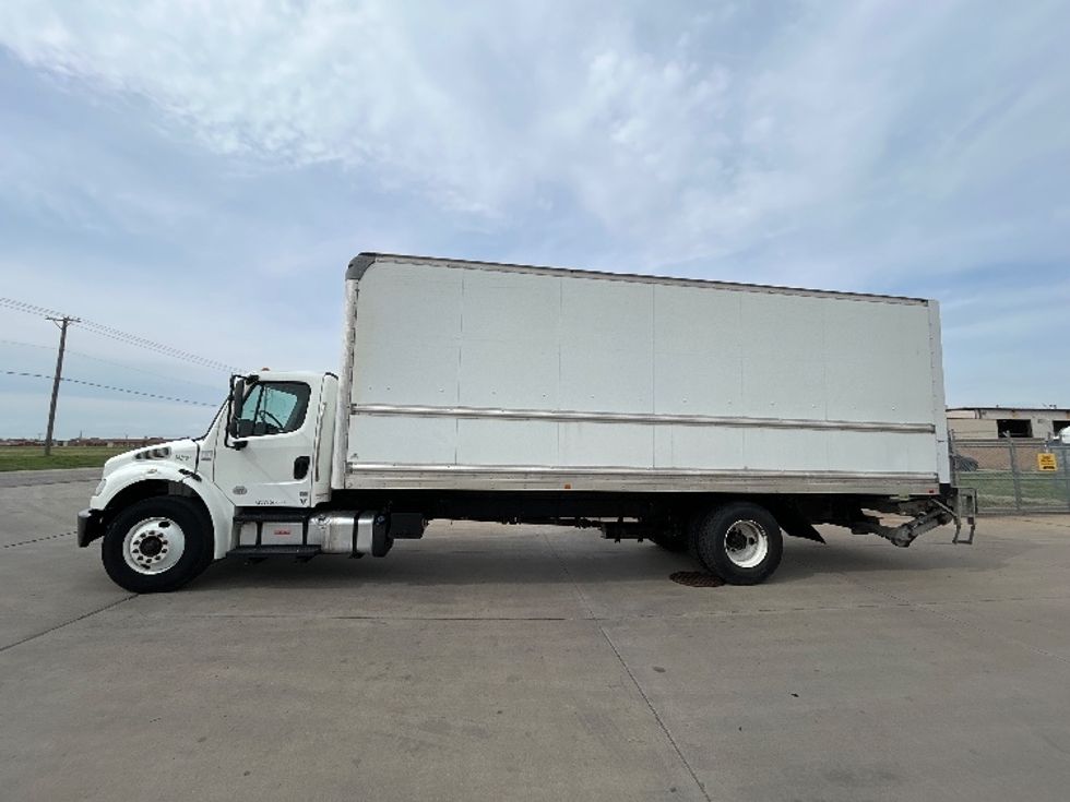 Medium Duty Box Truck-Light and Medium Duty Trucks-Freightliner-2020-M2-Wichita-KS-301,232\n\t\tmiles-$ 36,750 - Image 4