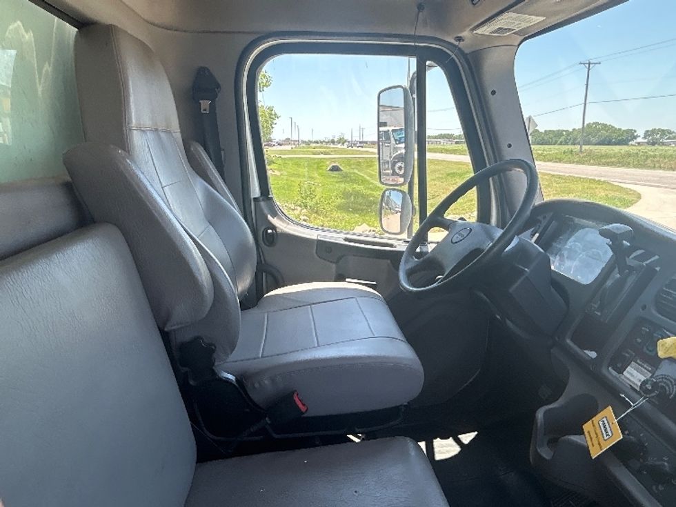 Medium Duty Box Truck-Light and Medium Duty Trucks-Freightliner-2020-M2-Wichita-KS-343,222\n\t\tmiles-$ 24,000 - Image 22