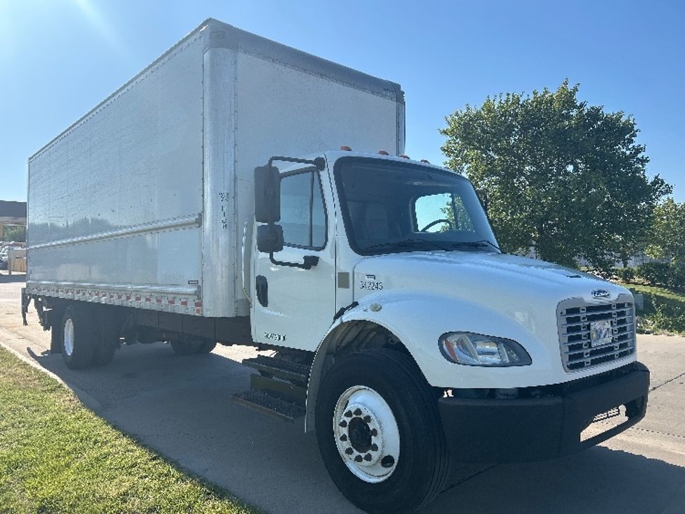 Medium Duty Box Truck-Light and Medium Duty Trucks-Freightliner-2020-M2-Wichita-KS-357,020\n\t\tmiles-$ 24,000 - Image 1