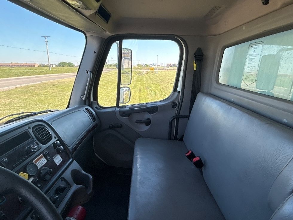 Medium Duty Box Truck-Light and Medium Duty Trucks-Freightliner-2020-M2-Wichita-KS-357,020\n\t\tmiles-$ 24,000 - Image 19