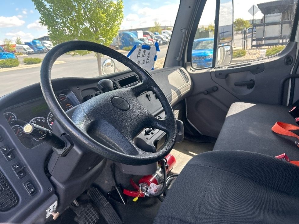 Medium Duty Box Truck-Light and Medium Duty Trucks-Freightliner-2020-M2-Windsor-WI-101,735\n\t\tmiles-$ 64,000 - Image 16