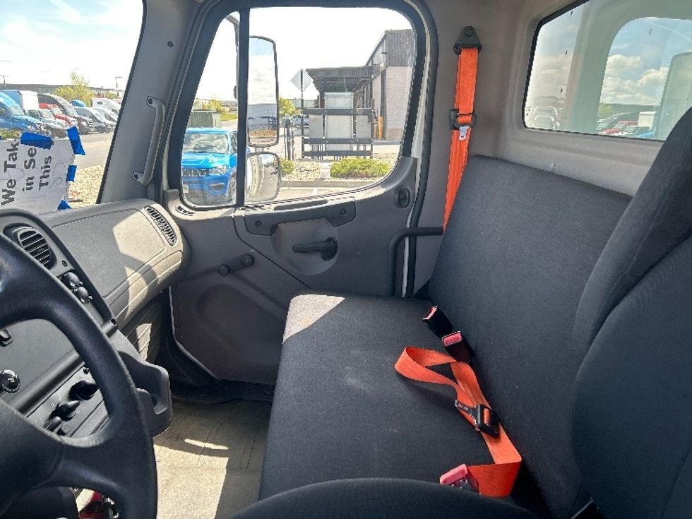 Medium Duty Box Truck-Light and Medium Duty Trucks-Freightliner-2020-M2-Windsor-WI-101,735\n\t\tmiles-$ 64,000 - Image 17