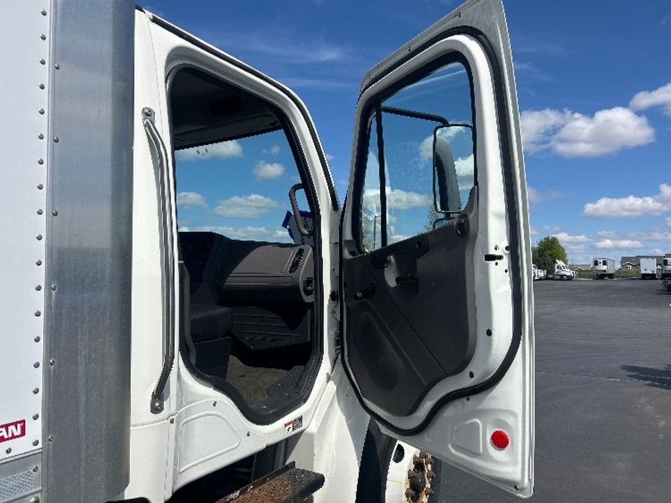 Medium Duty Box Truck-Light and Medium Duty Trucks-Freightliner-2020-M2-Windsor-WI-101,735\n\t\tmiles-$ 64,000 - Image 18