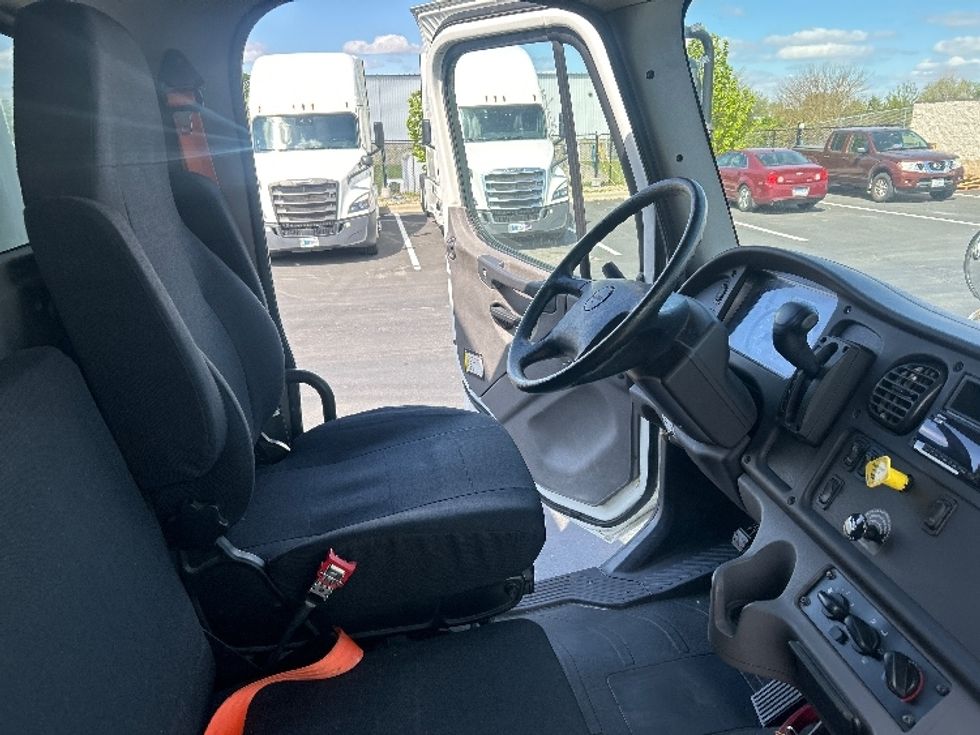 Medium Duty Box Truck-Light and Medium Duty Trucks-Freightliner-2020-M2-Windsor-WI-101,735\n\t\tmiles-$ 64,000 - Image 20