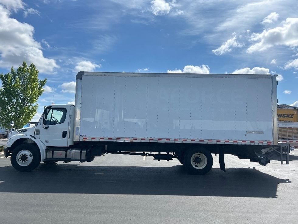 Medium Duty Box Truck-Light and Medium Duty Trucks-Freightliner-2020-M2-Windsor-WI-101,735\n\t\tmiles-$ 64,000 - Image 4