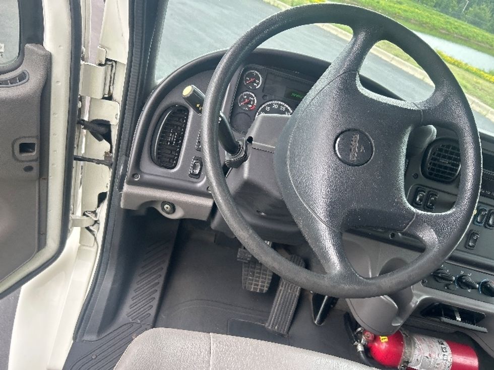Medium Duty Box Truck-Light and Medium Duty Trucks-Freightliner-2020-M2-Windsor-WI-106,965\n\t\tmiles-$ 64,500 - Image 18