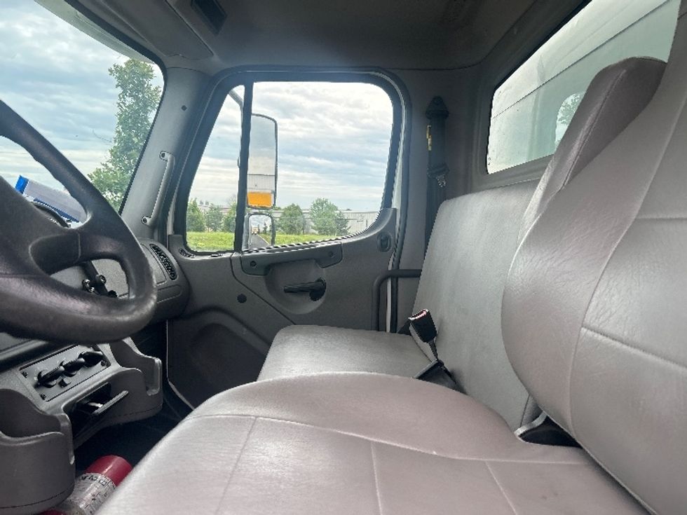 Medium Duty Box Truck-Light and Medium Duty Trucks-Freightliner-2020-M2-Windsor-WI-106,965\n\t\tmiles-$ 64,500 - Image 19