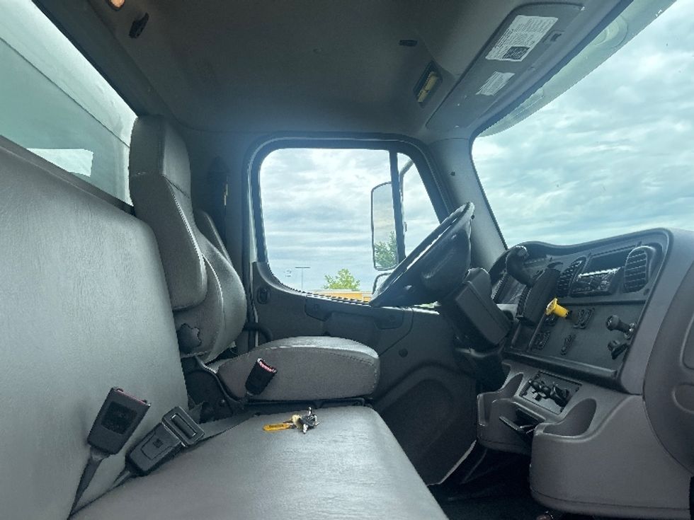 Medium Duty Box Truck-Light and Medium Duty Trucks-Freightliner-2020-M2-Windsor-WI-106,965\n\t\tmiles-$ 64,500 - Image 22
