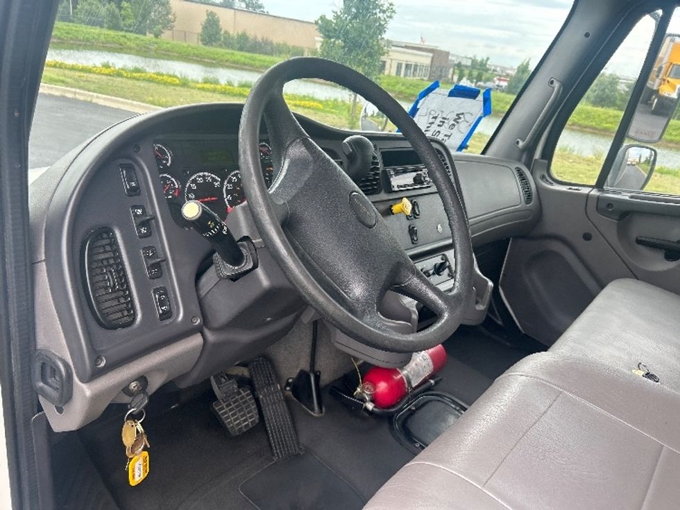 Medium Duty Box Truck-Light and Medium Duty Trucks-Freightliner-2020-M2-Windsor-WI-120,802\n\t\tmiles-$ 63,000 - Image 17