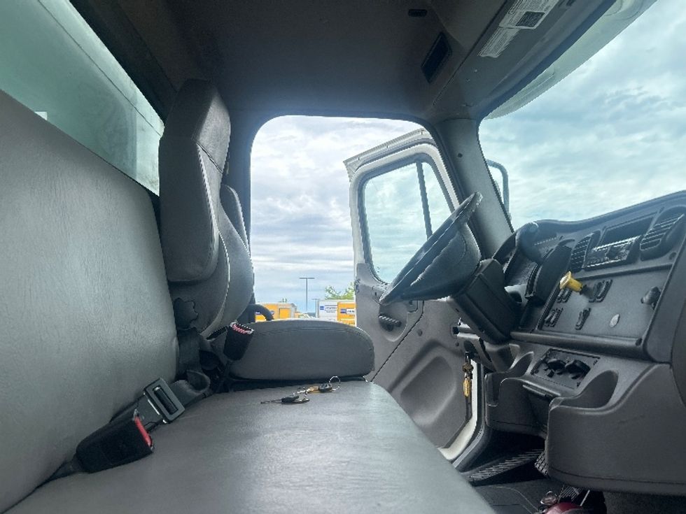Medium Duty Box Truck-Light and Medium Duty Trucks-Freightliner-2020-M2-Windsor-WI-120,802\n\t\tmiles-$ 63,000 - Image 22