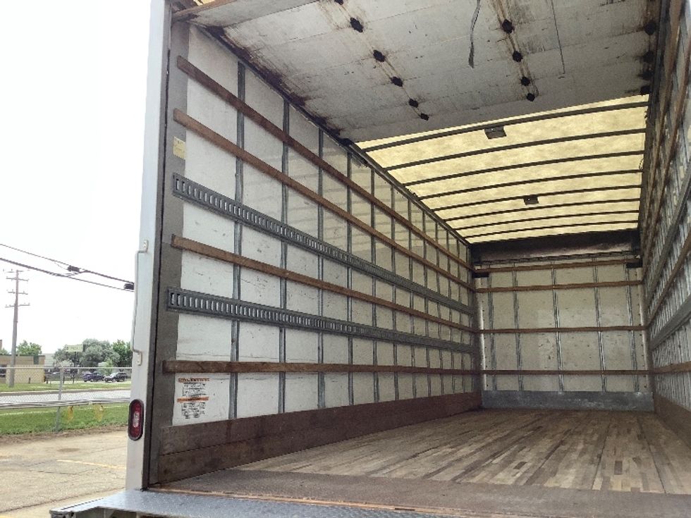 Medium Duty Box Truck-Light and Medium Duty Trucks-Freightliner-2020-M2-Winnipeg-MB-166,958\n\t\tkm-$ 75,000 - Image 11