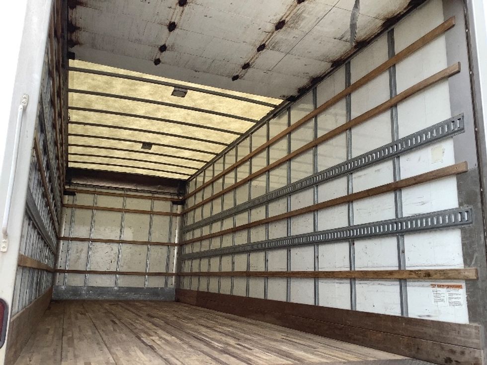 Medium Duty Box Truck-Light and Medium Duty Trucks-Freightliner-2020-M2-Winnipeg-MB-166,958\n\t\tkm-$ 75,000 - Image 12
