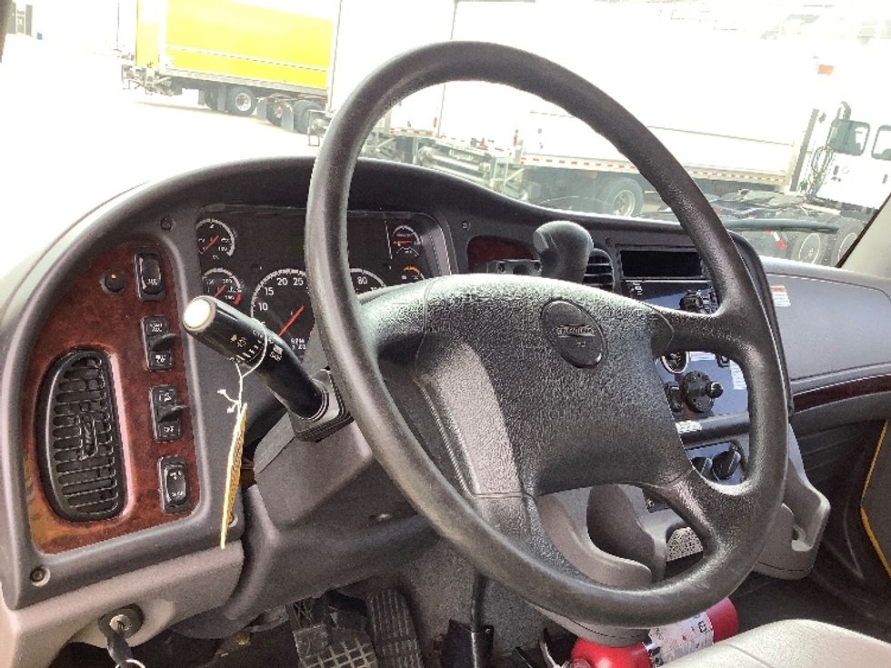 Medium Duty Box Truck-Light and Medium Duty Trucks-Freightliner-2020-M2-Winnipeg-MB-166,958\n\t\tkm-$ 75,000 - Image 17