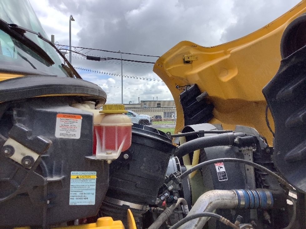 Medium Duty Box Truck-Light and Medium Duty Trucks-Freightliner-2020-M2-Winnipeg-MB-166,958\n\t\tkm-$ 75,000 - Image 24