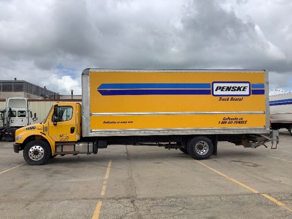 Medium Duty Box Truck-Light and Medium Duty Trucks-Freightliner-2020-M2-Winnipeg-MB-166,958\n\t\tkm-$ 75,000 - Image 4