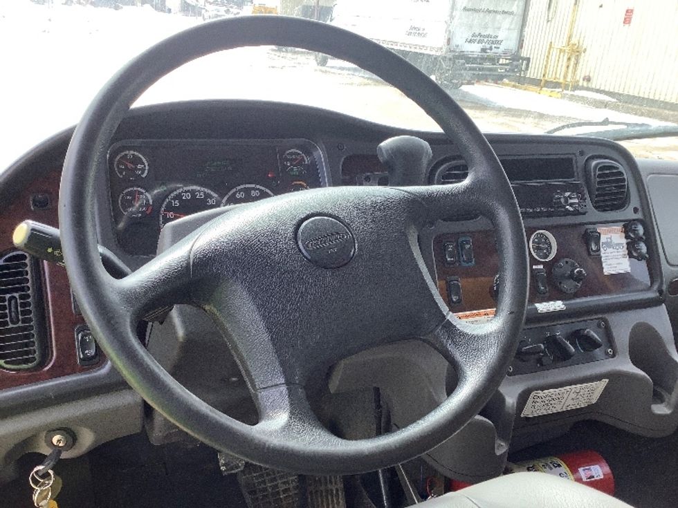 Medium Duty Box Truck-Light and Medium Duty Trucks-Freightliner-2020-M2-Winnipeg-MB-178,272\n\t\tkm-$ 83,000 - Image 18