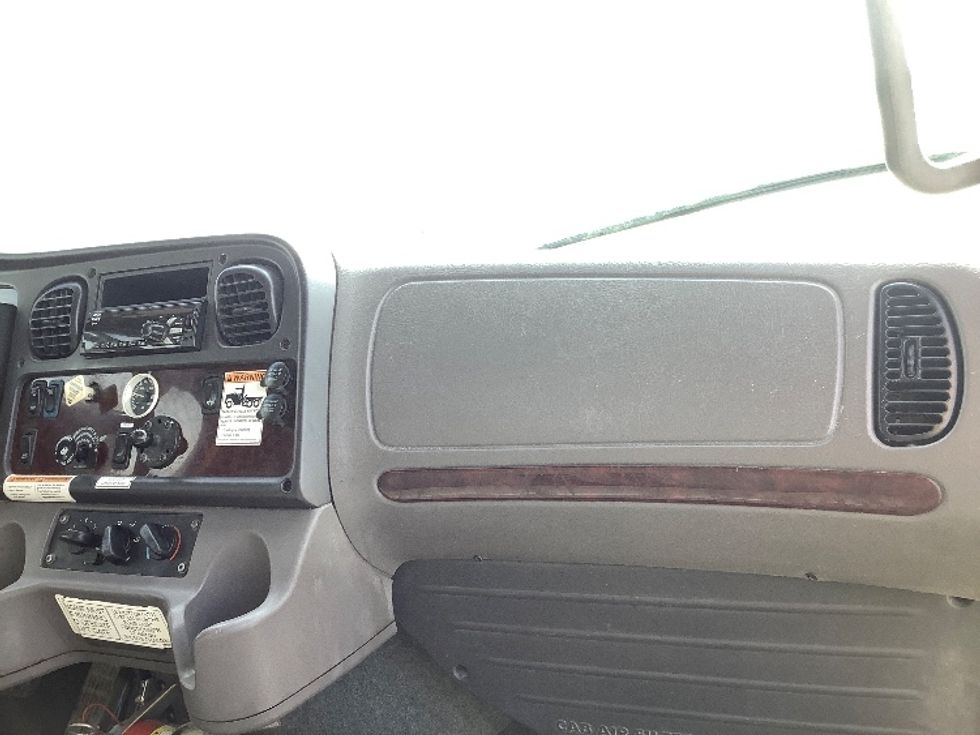 Medium Duty Box Truck-Light and Medium Duty Trucks-Freightliner-2020-M2-Winnipeg-MB-178,272\n\t\tkm-$ 83,000 - Image 21