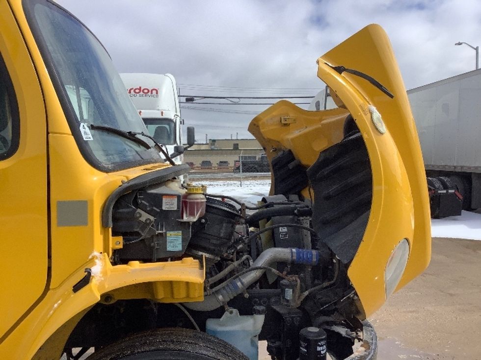 Medium Duty Box Truck-Light and Medium Duty Trucks-Freightliner-2020-M2-Winnipeg-MB-178,272\n\t\tkm-$ 83,000 - Image 23