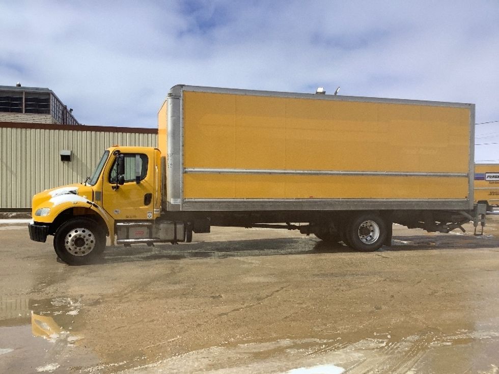 Medium Duty Box Truck-Light and Medium Duty Trucks-Freightliner-2020-M2-Winnipeg-MB-178,272\n\t\tkm-$ 83,000 - Image 4