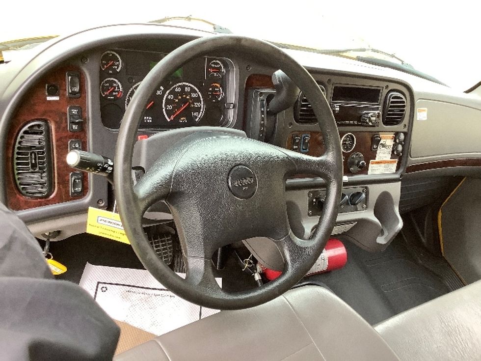 Medium Duty Box Truck-Light and Medium Duty Trucks-Freightliner-2020-M2-Winnipeg-MB-205,932\n\t\tkm-$ 71,750 - Image 18
