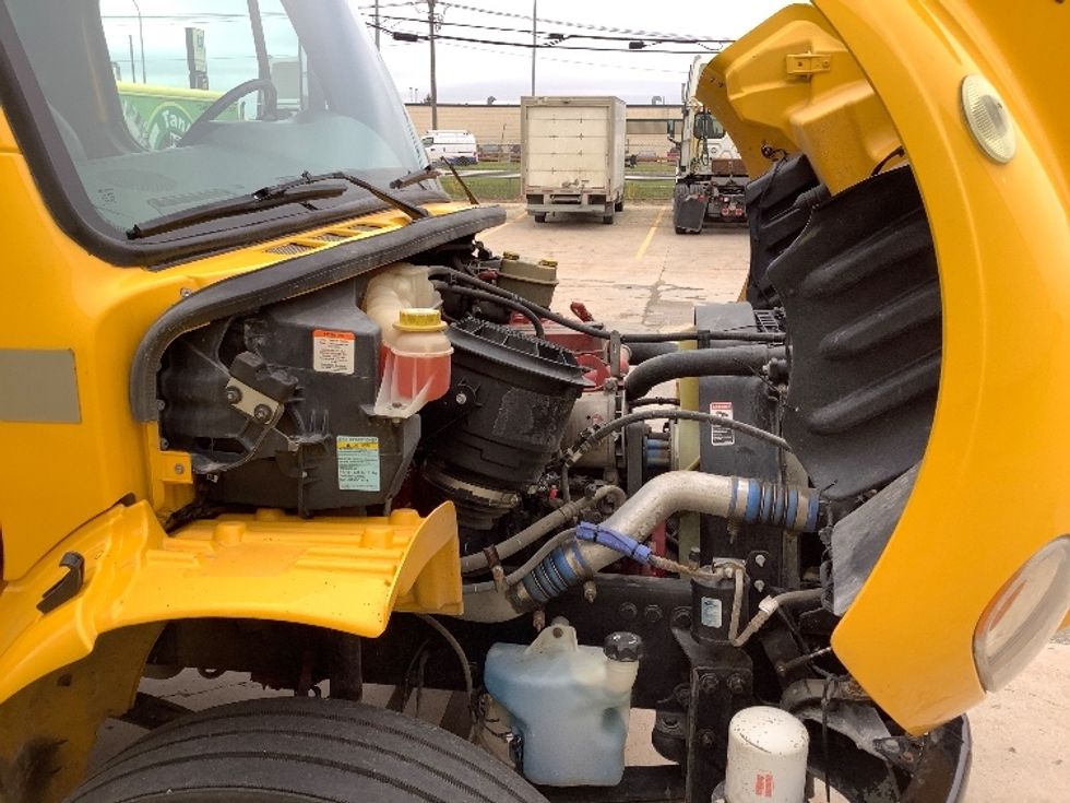 Medium Duty Box Truck-Light and Medium Duty Trucks-Freightliner-2020-M2-Winnipeg-MB-205,932\n\t\tkm-$ 71,750 - Image 24