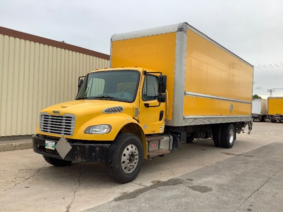Medium Duty Box Truck-Light and Medium Duty Trucks-Freightliner-2020-M2-Winnipeg-MB-205,932\n\t\tkm-$ 71,750 - Image 3