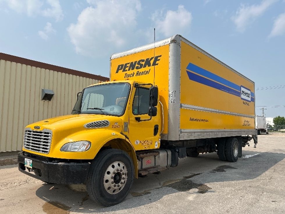 Medium Duty Box Truck-Light and Medium Duty Trucks-Freightliner-2020-M2-Winnipeg-MB-252,222\n\t\tkm-$ 63,750 - Image 1