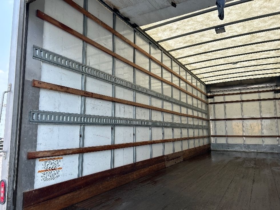 Medium Duty Box Truck-Light and Medium Duty Trucks-Freightliner-2020-M2-Winnipeg-MB-252,222\n\t\tkm-$ 63,750 - Image 10