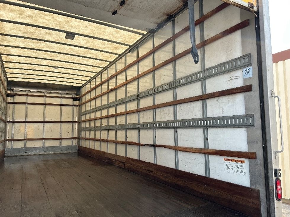 Medium Duty Box Truck-Light and Medium Duty Trucks-Freightliner-2020-M2-Winnipeg-MB-252,222\n\t\tkm-$ 63,750 - Image 11