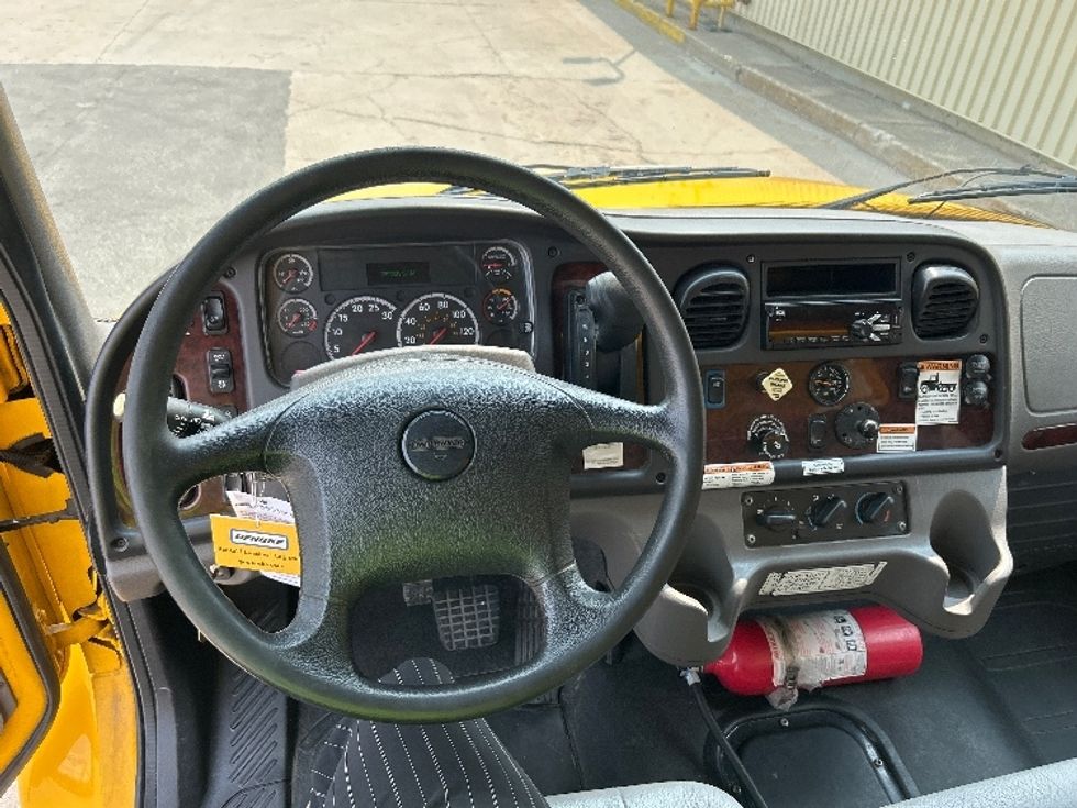 Medium Duty Box Truck-Light and Medium Duty Trucks-Freightliner-2020-M2-Winnipeg-MB-252,222\n\t\tkm-$ 63,750 - Image 17