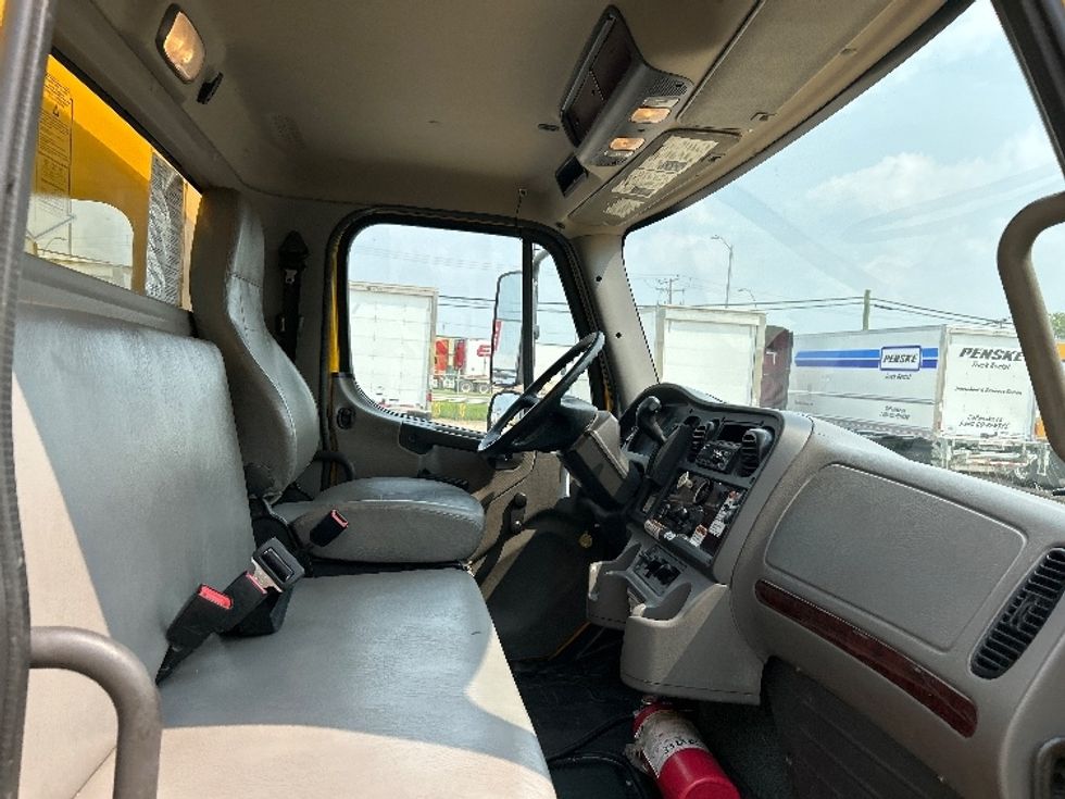 Medium Duty Box Truck-Light and Medium Duty Trucks-Freightliner-2020-M2-Winnipeg-MB-252,222\n\t\tkm-$ 63,750 - Image 20