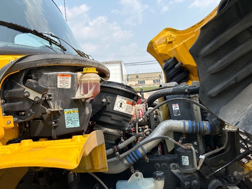 Medium Duty Box Truck-Light and Medium Duty Trucks-Freightliner-2020-M2-Winnipeg-MB-252,222\n\t\tkm-$ 63,750 - Image 21