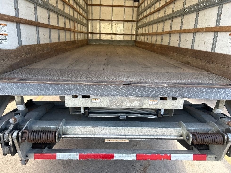 Medium Duty Box Truck-Light and Medium Duty Trucks-Freightliner-2020-M2-Winnipeg-MB-258,311\n\t\tkm-$ 68,000 - Image 10