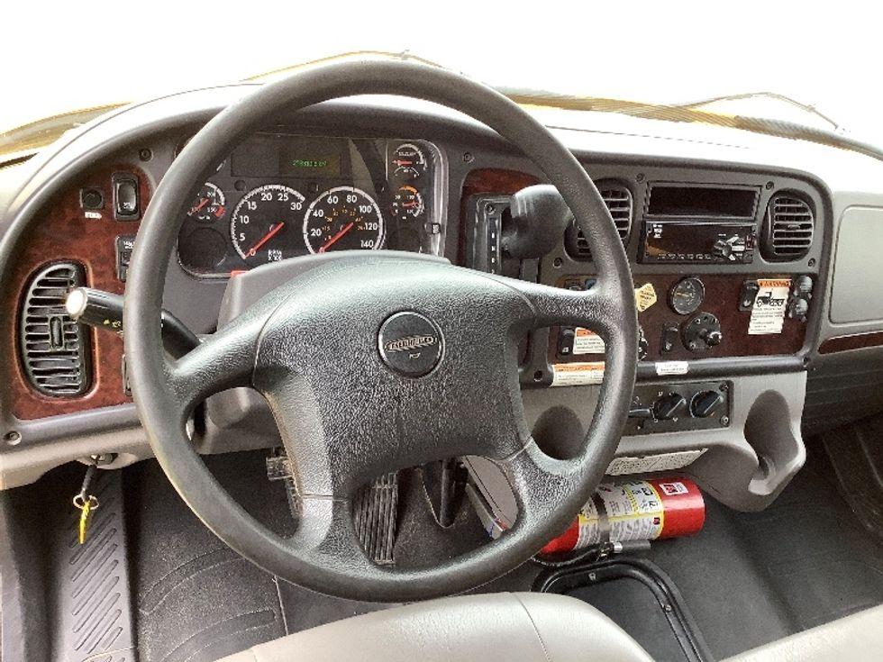 Medium Duty Box Truck-Light and Medium Duty Trucks-Freightliner-2020-M2-Winnipeg-MB-258,311\n\t\tkm-$ 68,000 - Image 18
