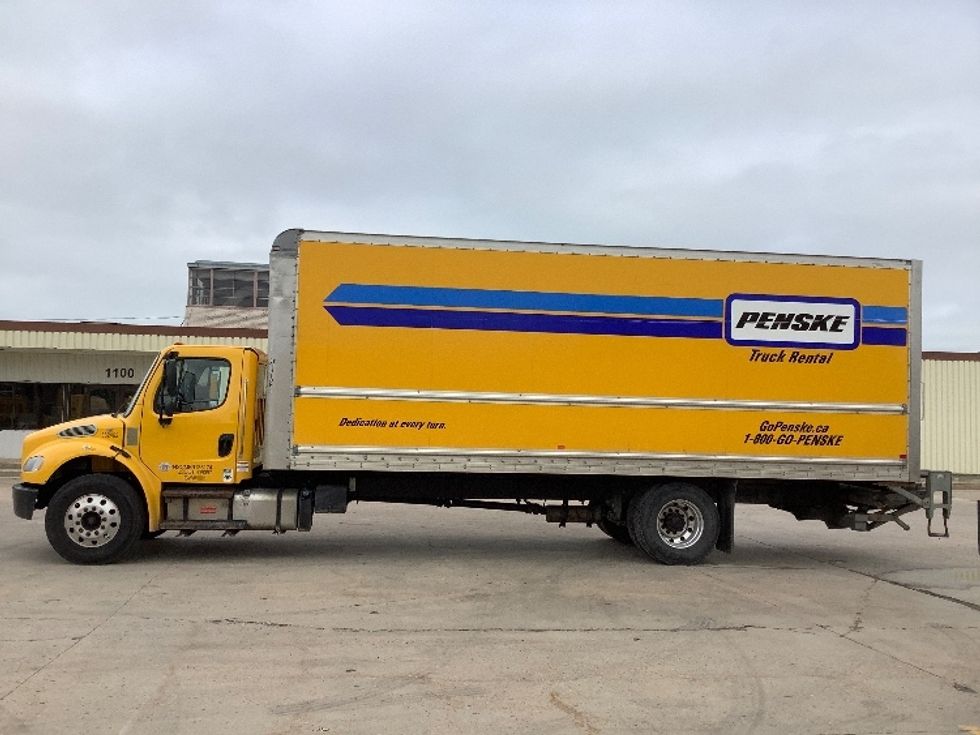 Medium Duty Box Truck-Light and Medium Duty Trucks-Freightliner-2020-M2-Winnipeg-MB-258,311\n\t\tkm-$ 68,000 - Image 4