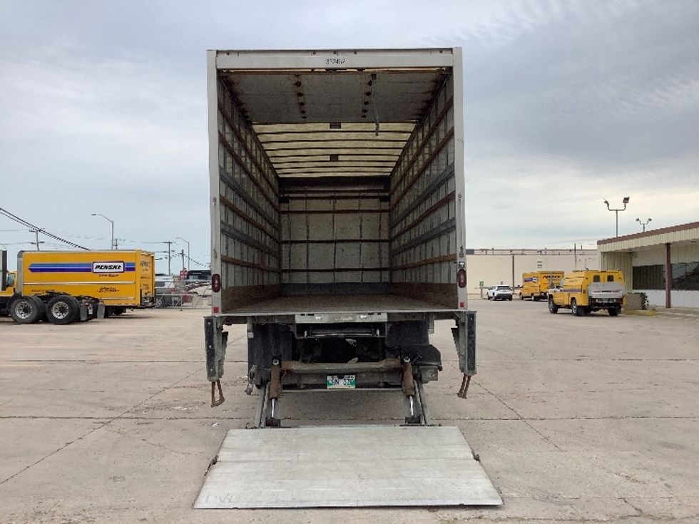 Medium Duty Box Truck-Light and Medium Duty Trucks-Freightliner-2020-M2-Winnipeg-MB-258,311\n\t\tkm-$ 68,000 - Image 9