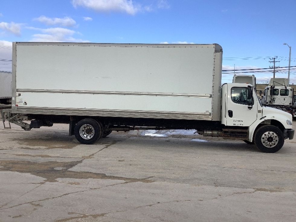 Medium Duty Box Truck-Light and Medium Duty Trucks-Freightliner-2020-M2-Winnipeg-MB-259,952\n\t\tkm-$ 70,750 - Image 15