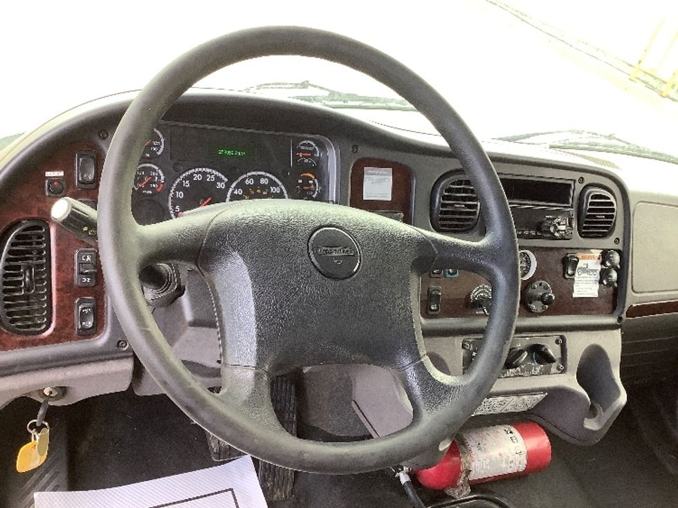 Medium Duty Box Truck-Light and Medium Duty Trucks-Freightliner-2020-M2-Winnipeg-MB-259,952\n\t\tkm-$ 70,750 - Image 18