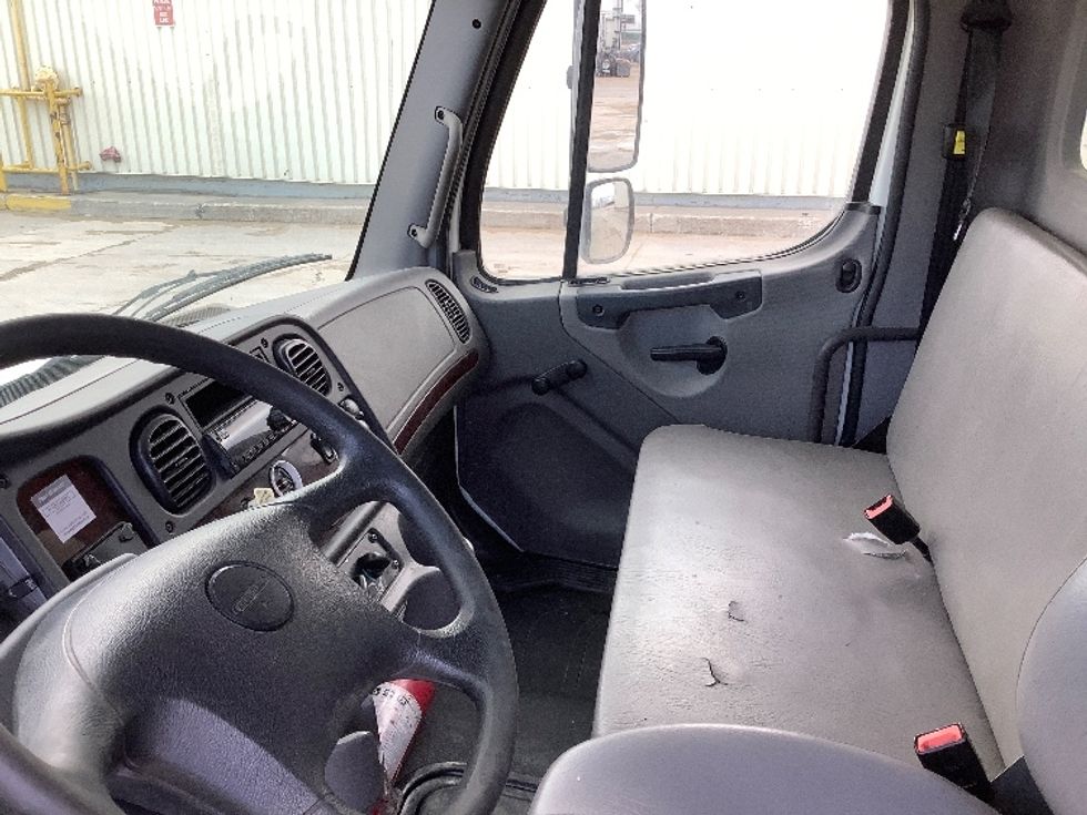 Medium Duty Box Truck-Light and Medium Duty Trucks-Freightliner-2020-M2-Winnipeg-MB-259,952\n\t\tkm-$ 70,750 - Image 19