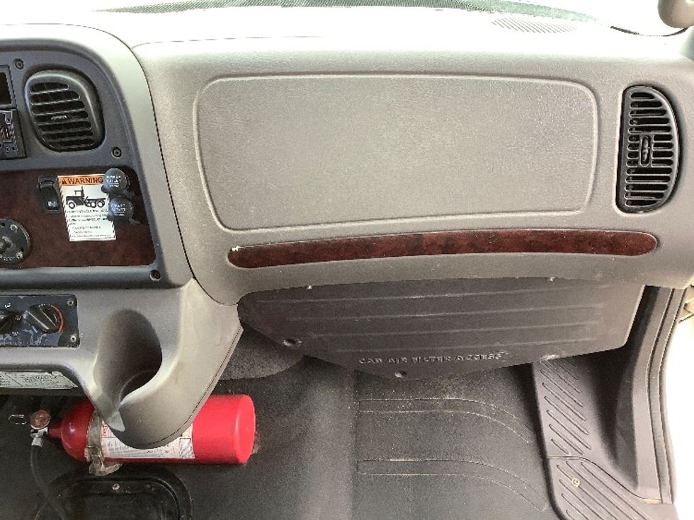 Medium Duty Box Truck-Light and Medium Duty Trucks-Freightliner-2020-M2-Winnipeg-MB-259,952\n\t\tkm-$ 70,750 - Image 21